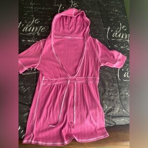 Women’s pullover top